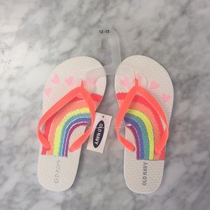 NWT old Navy flip flops size 12-13 rainbow hearts
